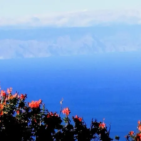 Con Inmejorables Vistas Al Oceano Y La Gomera Feriehus Chío